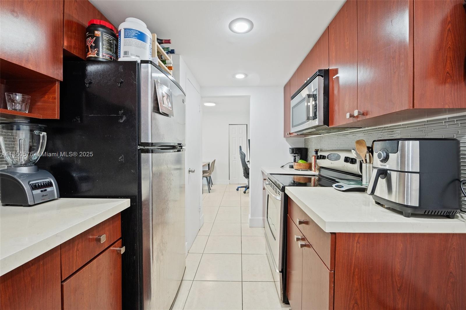 KENNEDY HOUSE CONDO - Residential