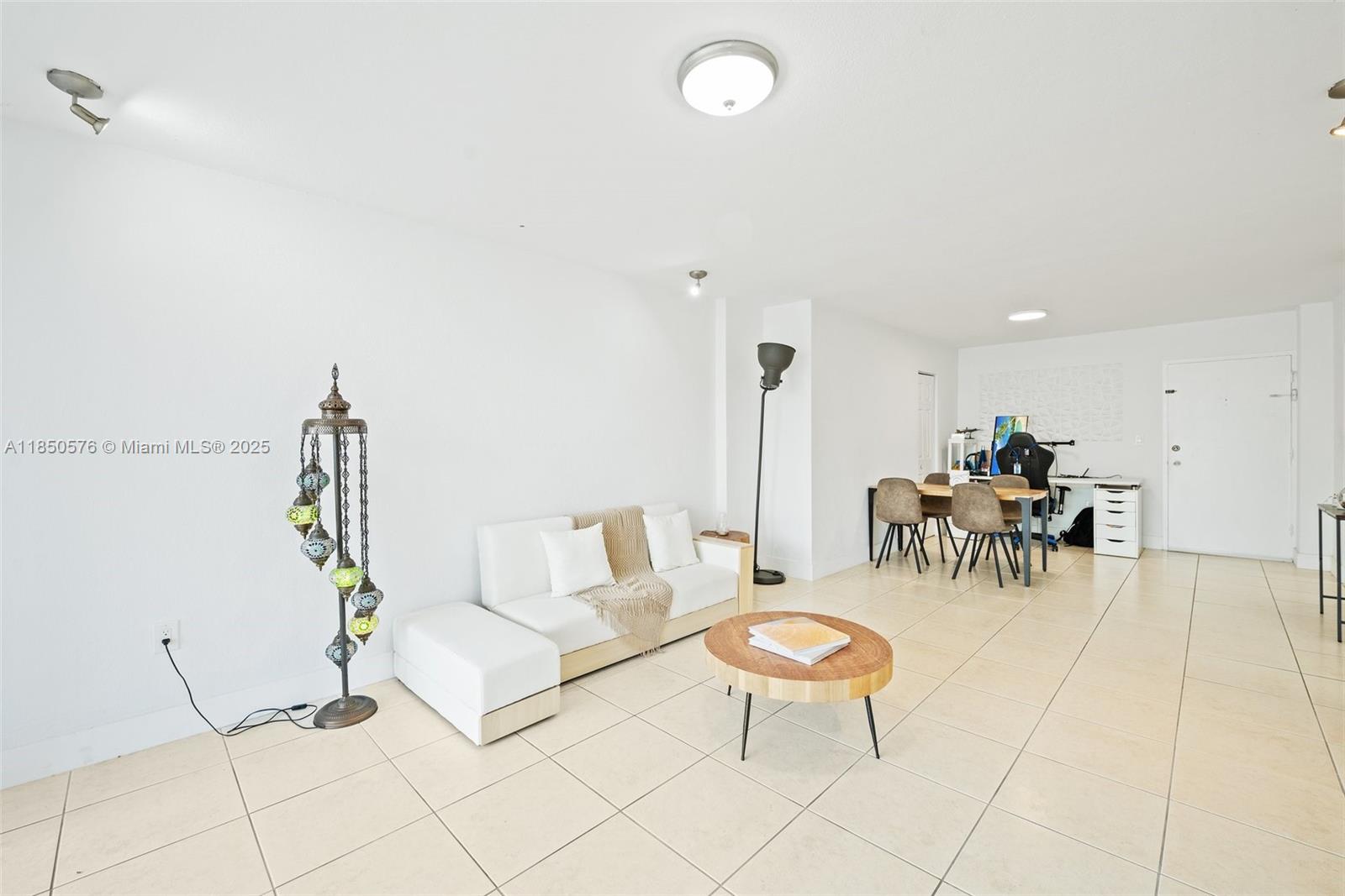 KENNEDY HOUSE CONDO - Residential