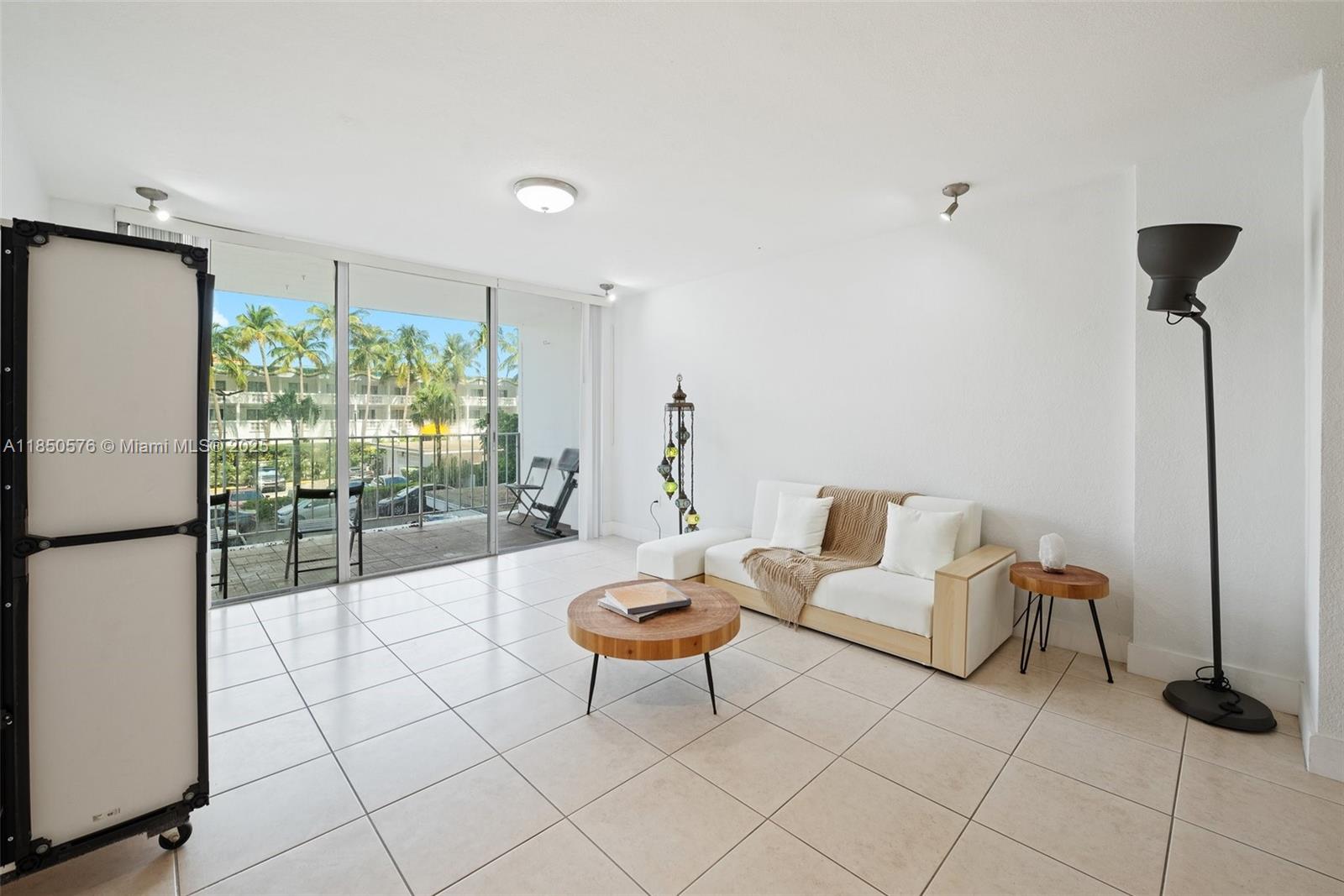 KENNEDY HOUSE CONDO - Residential