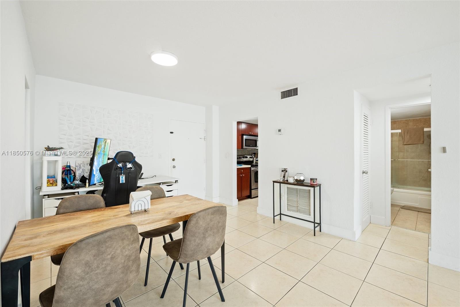 KENNEDY HOUSE CONDO - Residential