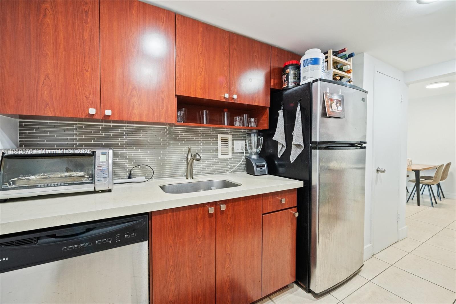 KENNEDY HOUSE CONDO - Residential