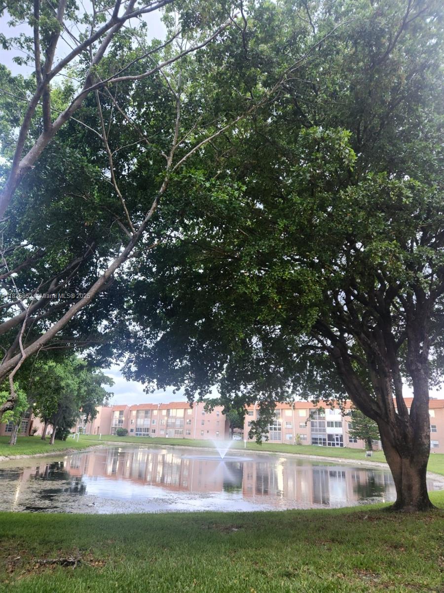9800 Sunrise Lakes Blvd 309, Sunrise, FL, 33322/$169,900 1 9800 Sunrise Lakes Blvd 309