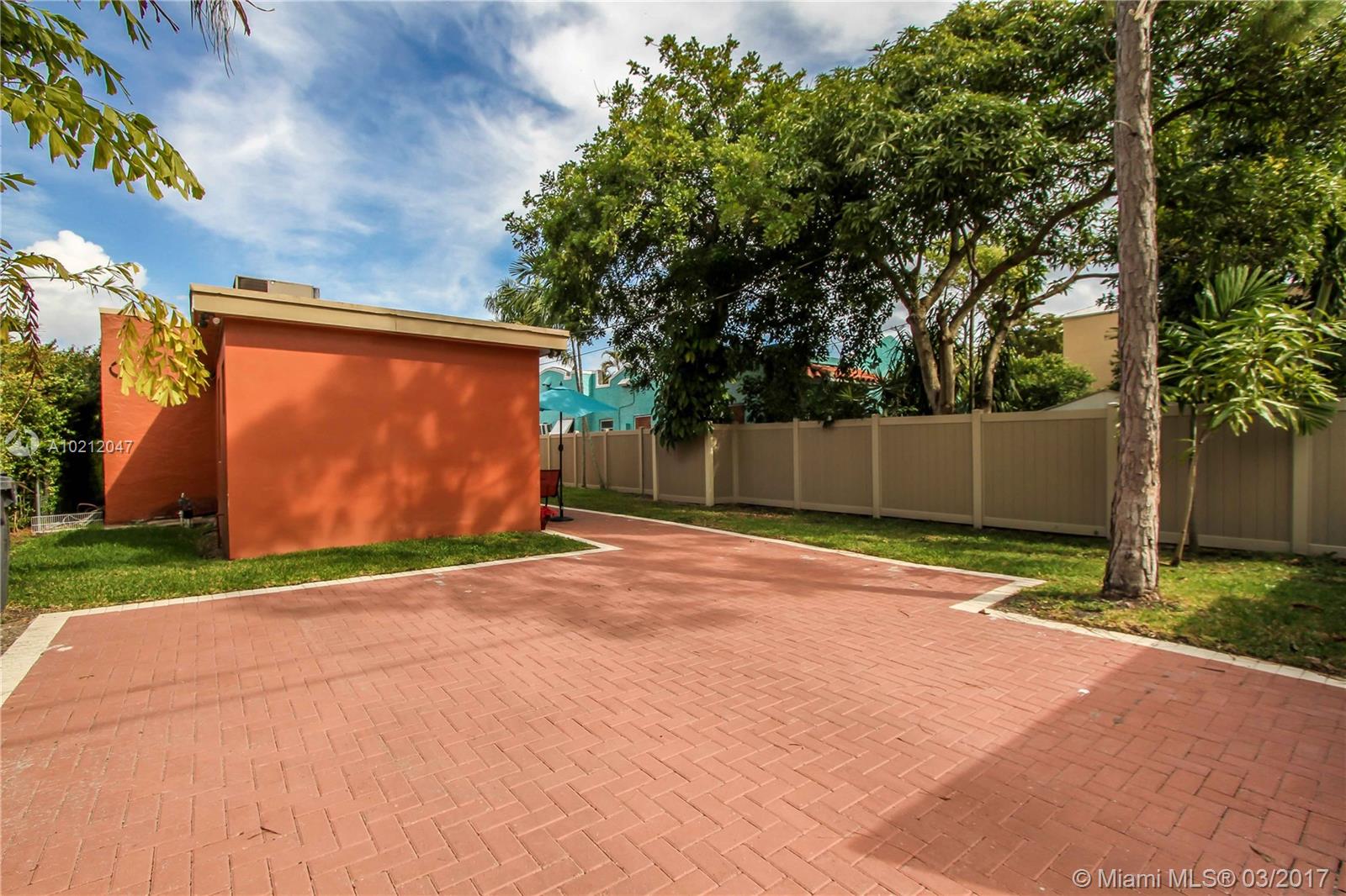 Hollywood 1-21 B - Residential