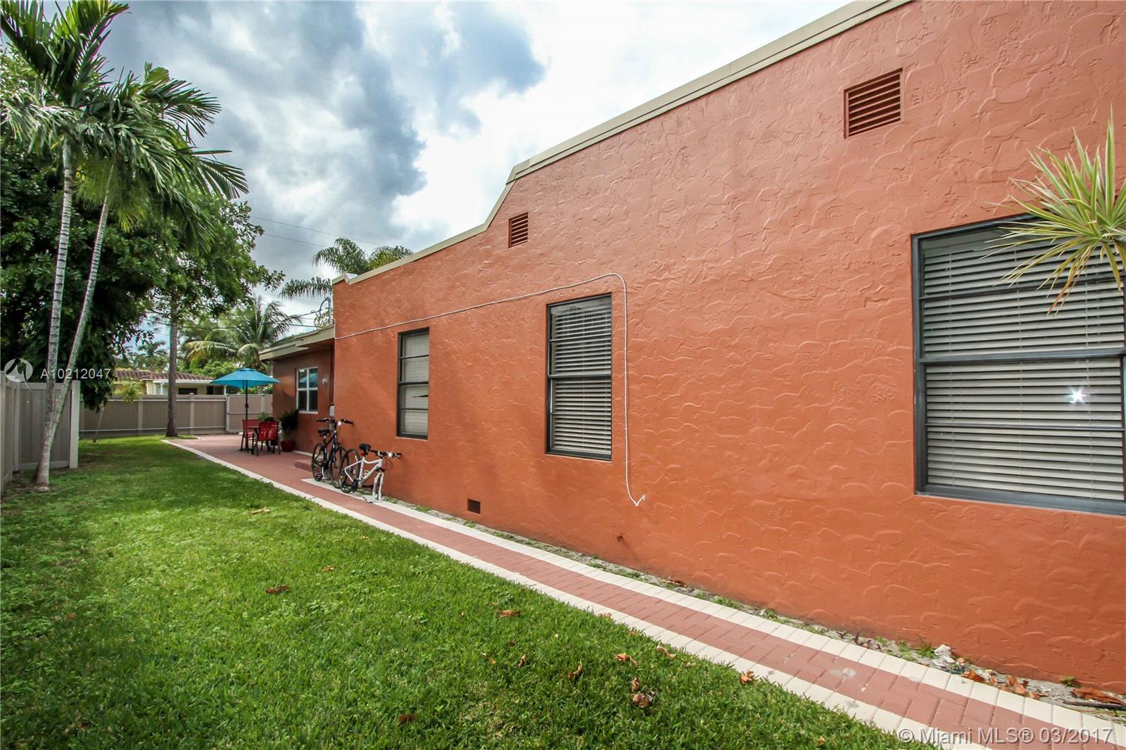 Hollywood 1-21 B - Residential