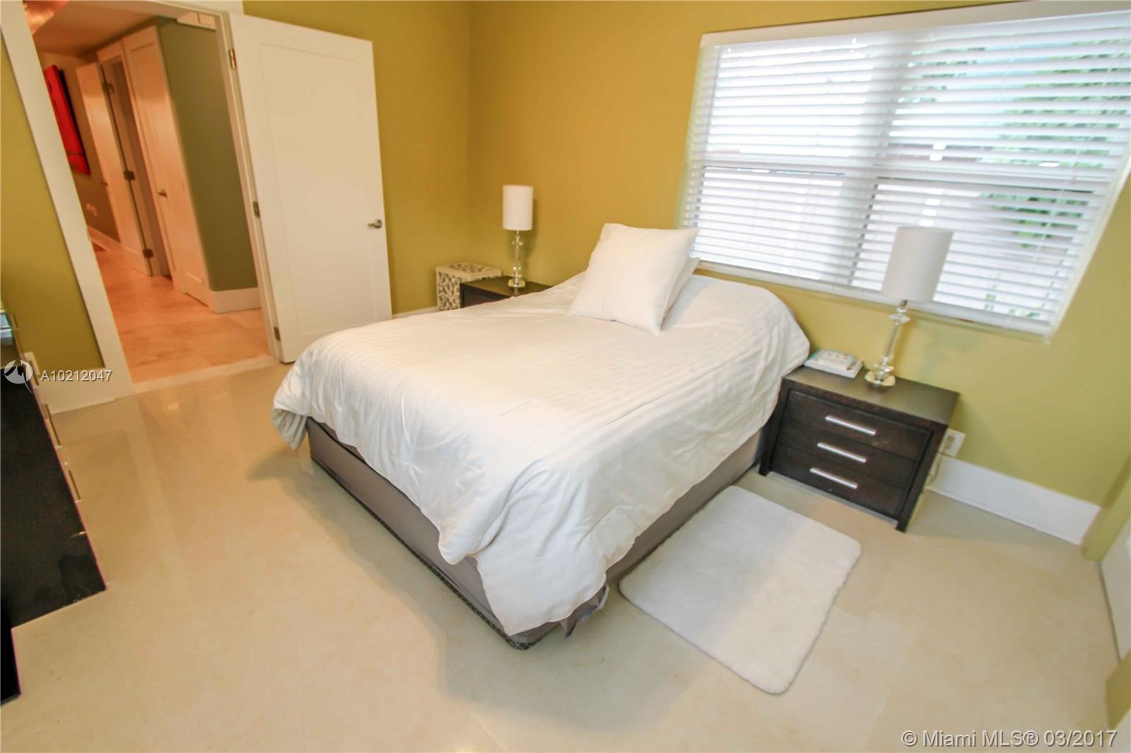 Hollywood 1-21 B - Residential