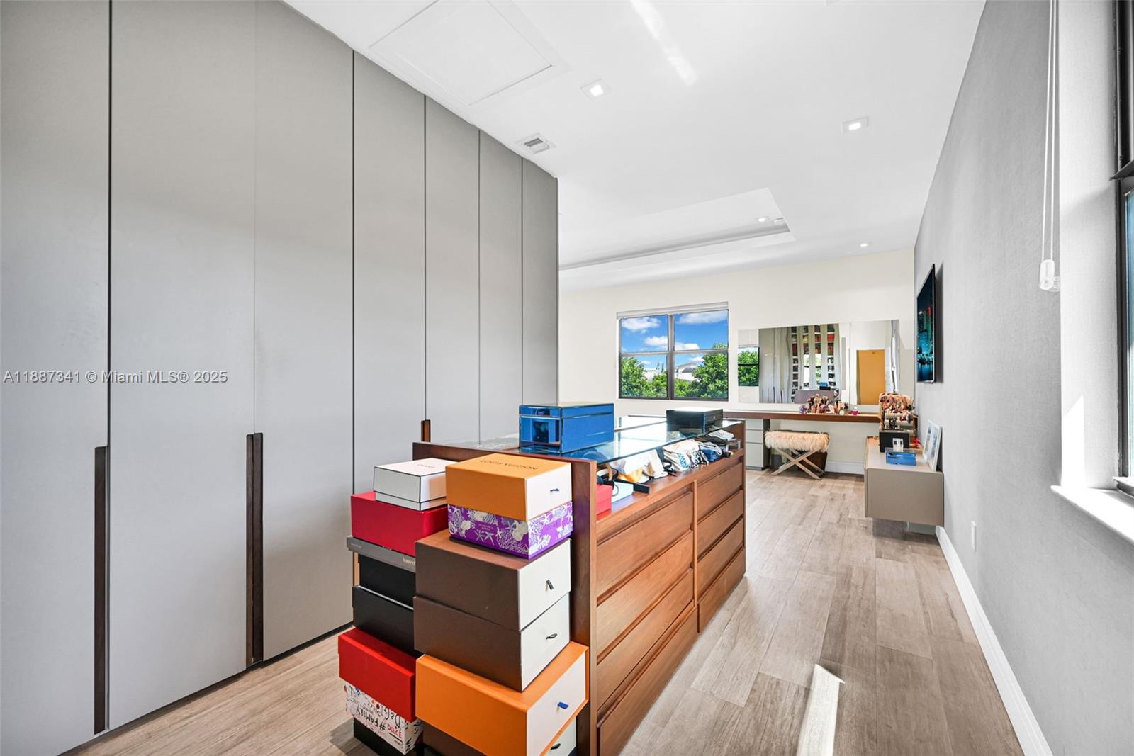 GRAND BAY SOUTH ESTATES - Residential