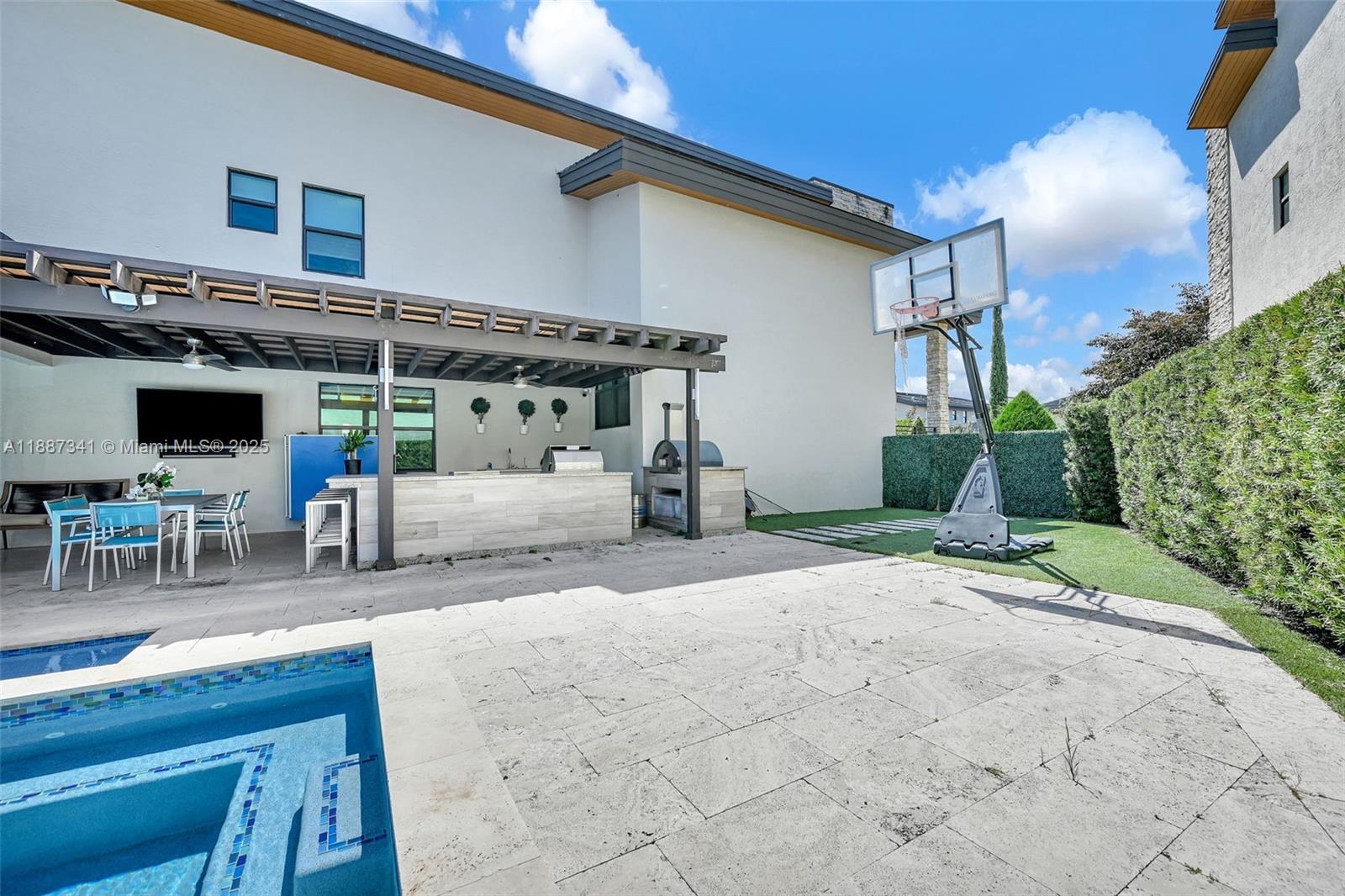 GRAND BAY SOUTH ESTATES - Residential
