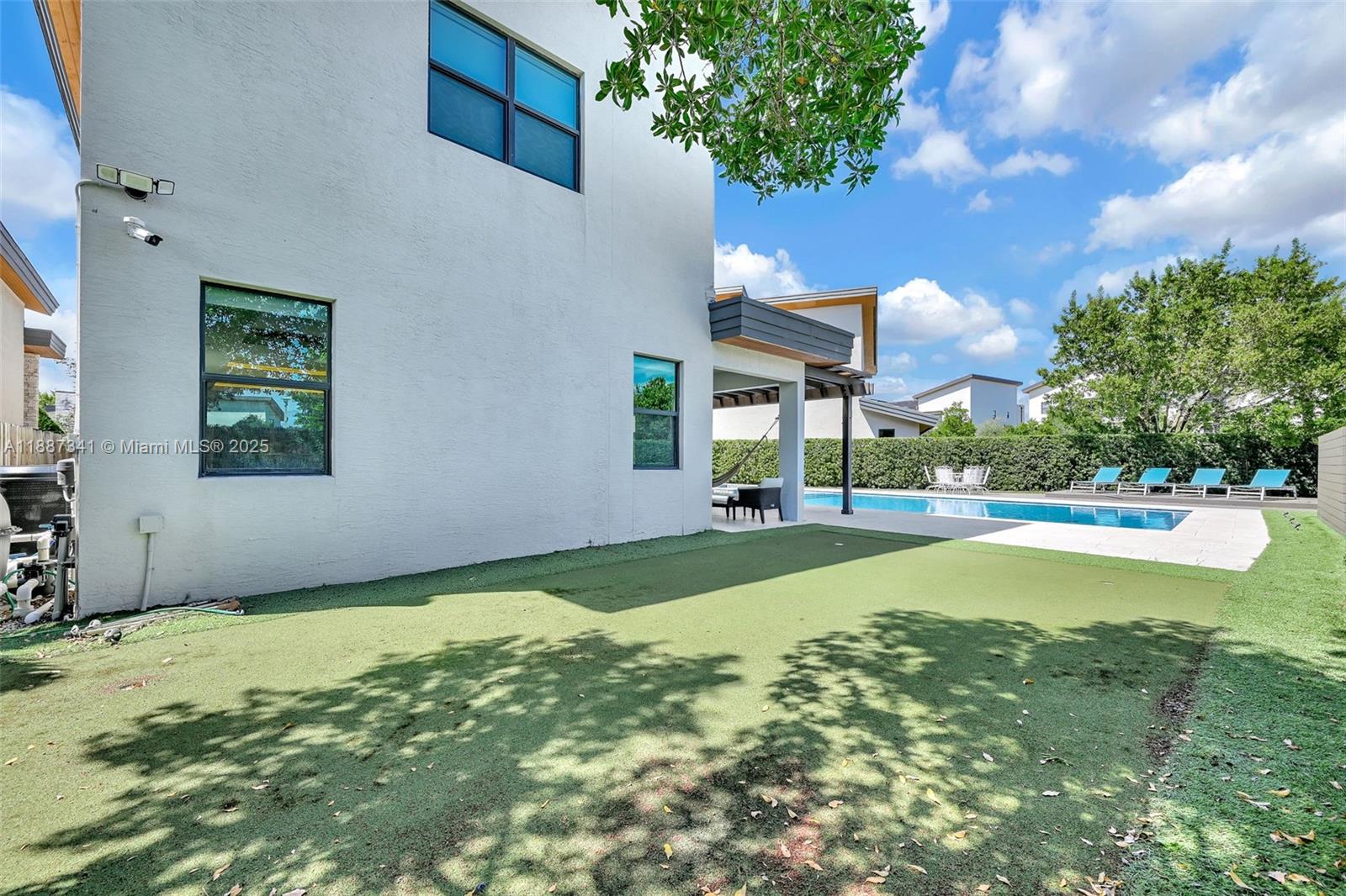 GRAND BAY SOUTH ESTATES - Residential