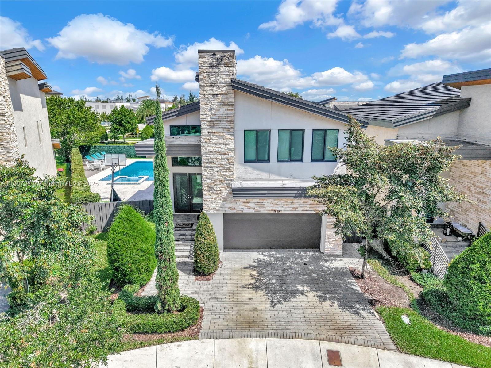 GRAND BAY SOUTH ESTATES - Residential