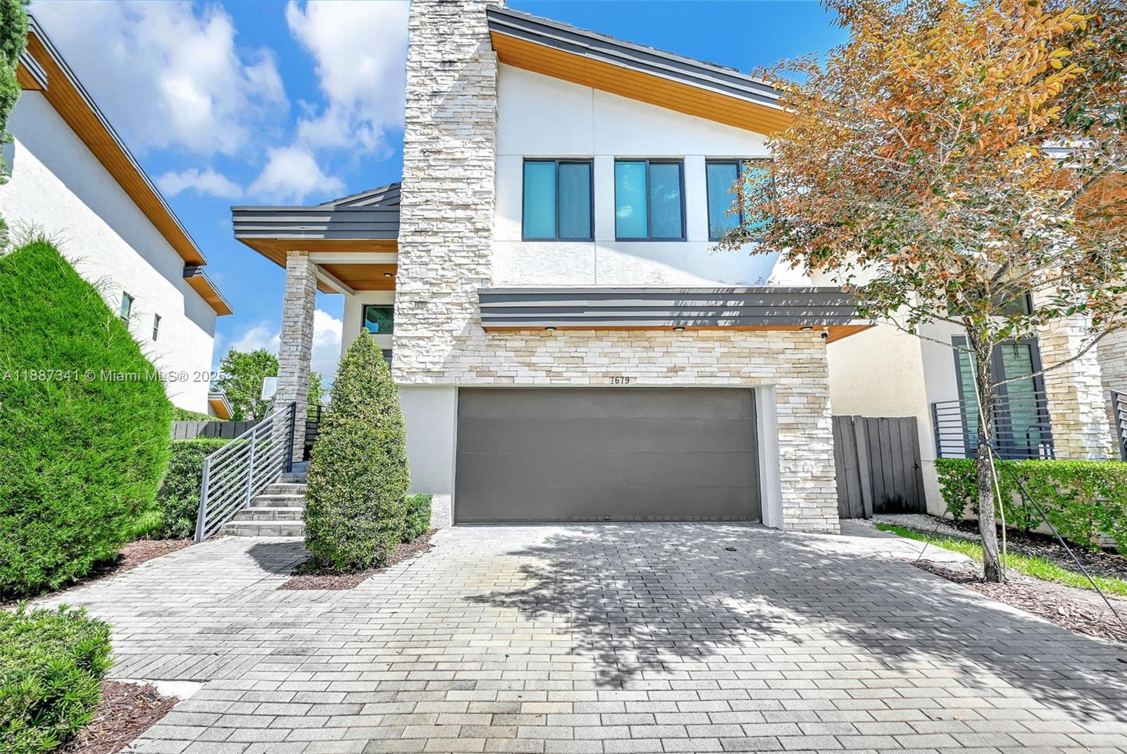 GRAND BAY SOUTH ESTATES - Residential