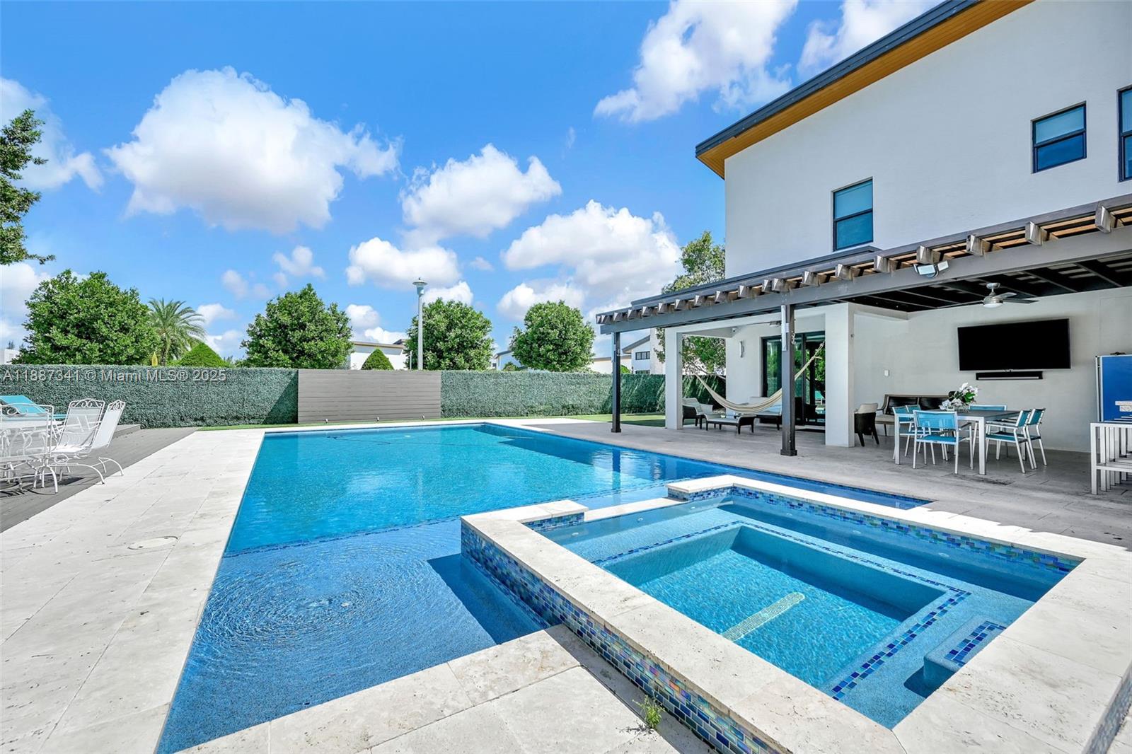 GRAND BAY SOUTH ESTATES - Residential
