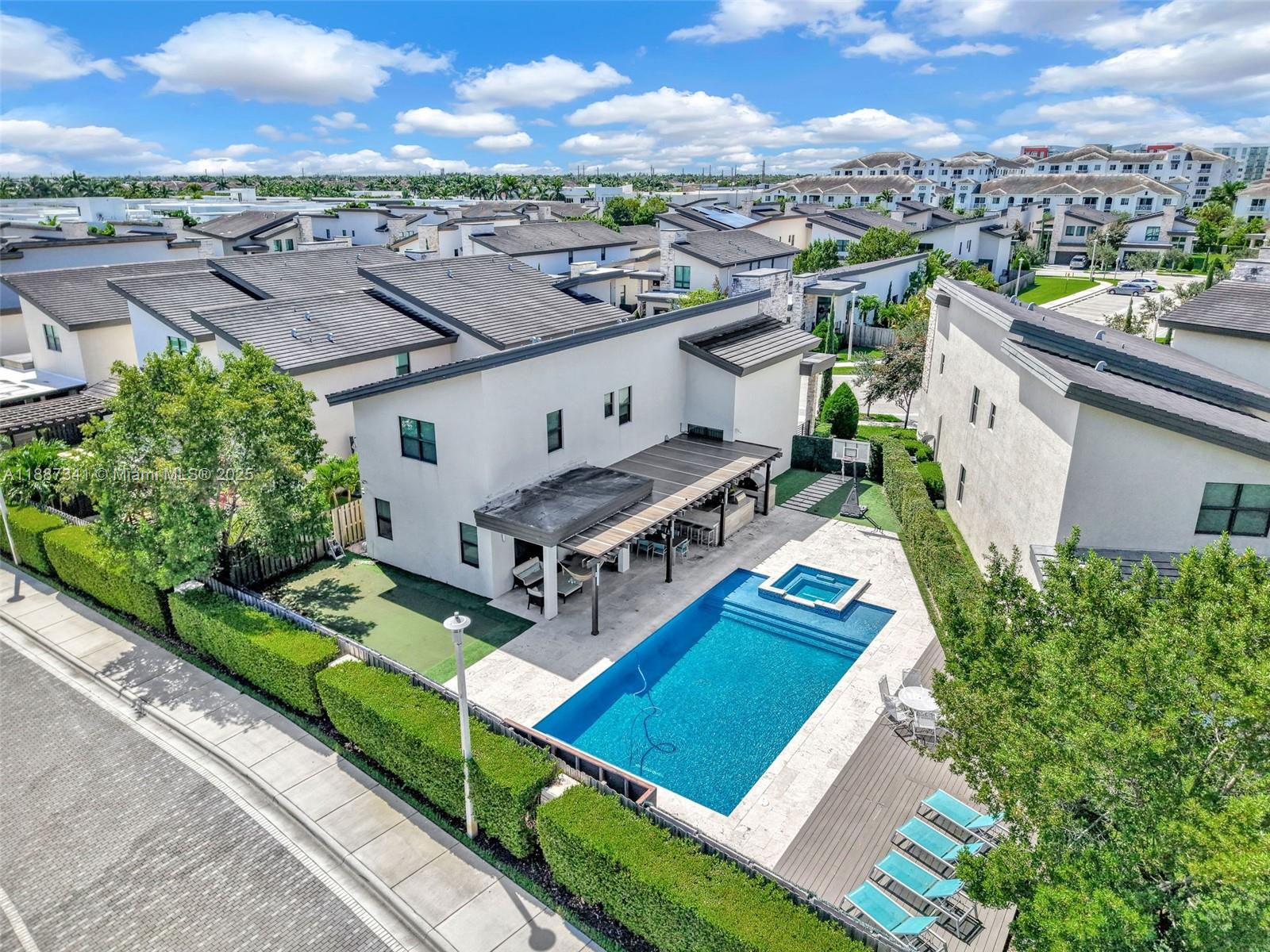 GRAND BAY SOUTH ESTATES - Residential