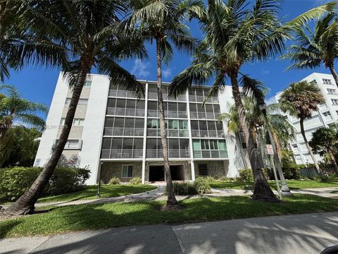 301 Sunrise Dr 2AE Key Biscayne FL 33149
