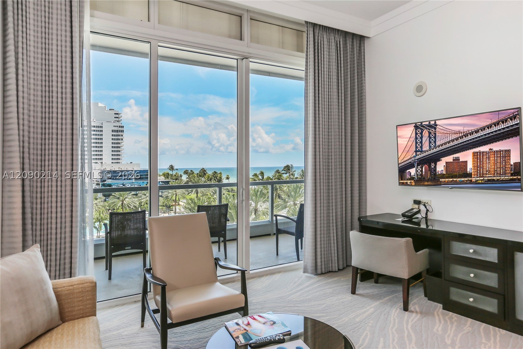 4391 Collins Ave 506/507