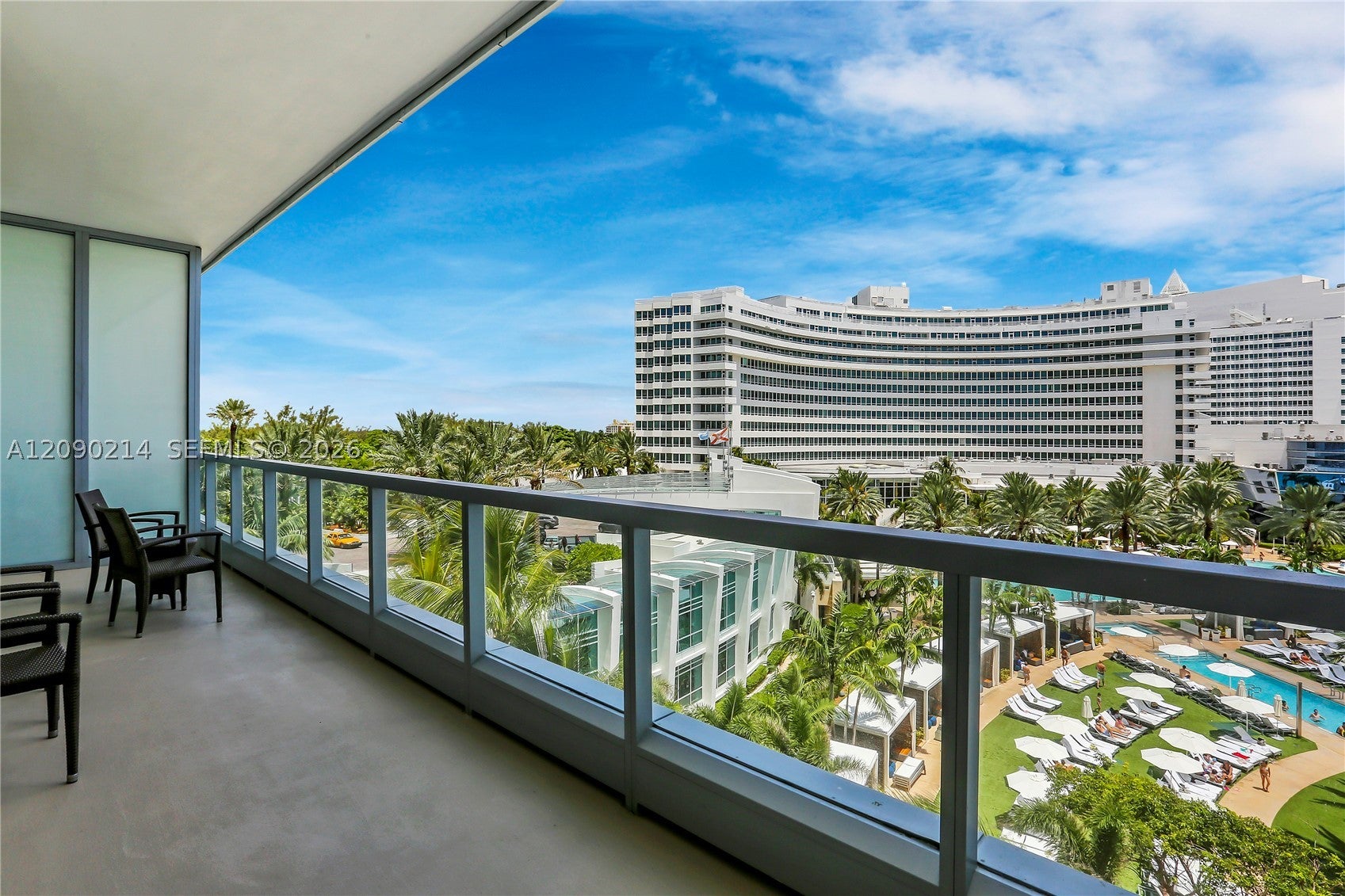 4391 Collins Ave 506/507