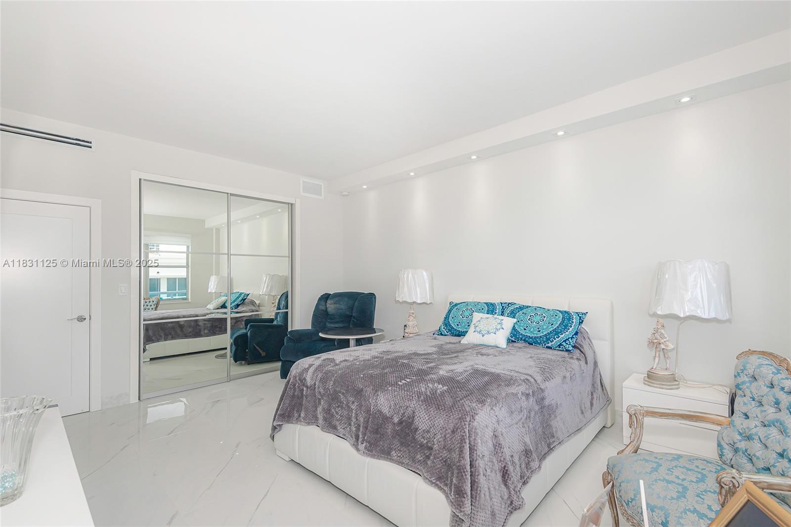 9500 OCEANS CONDO - Residential