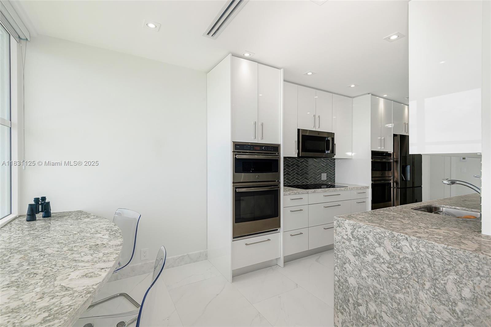 9500 OCEANS CONDO - Residential