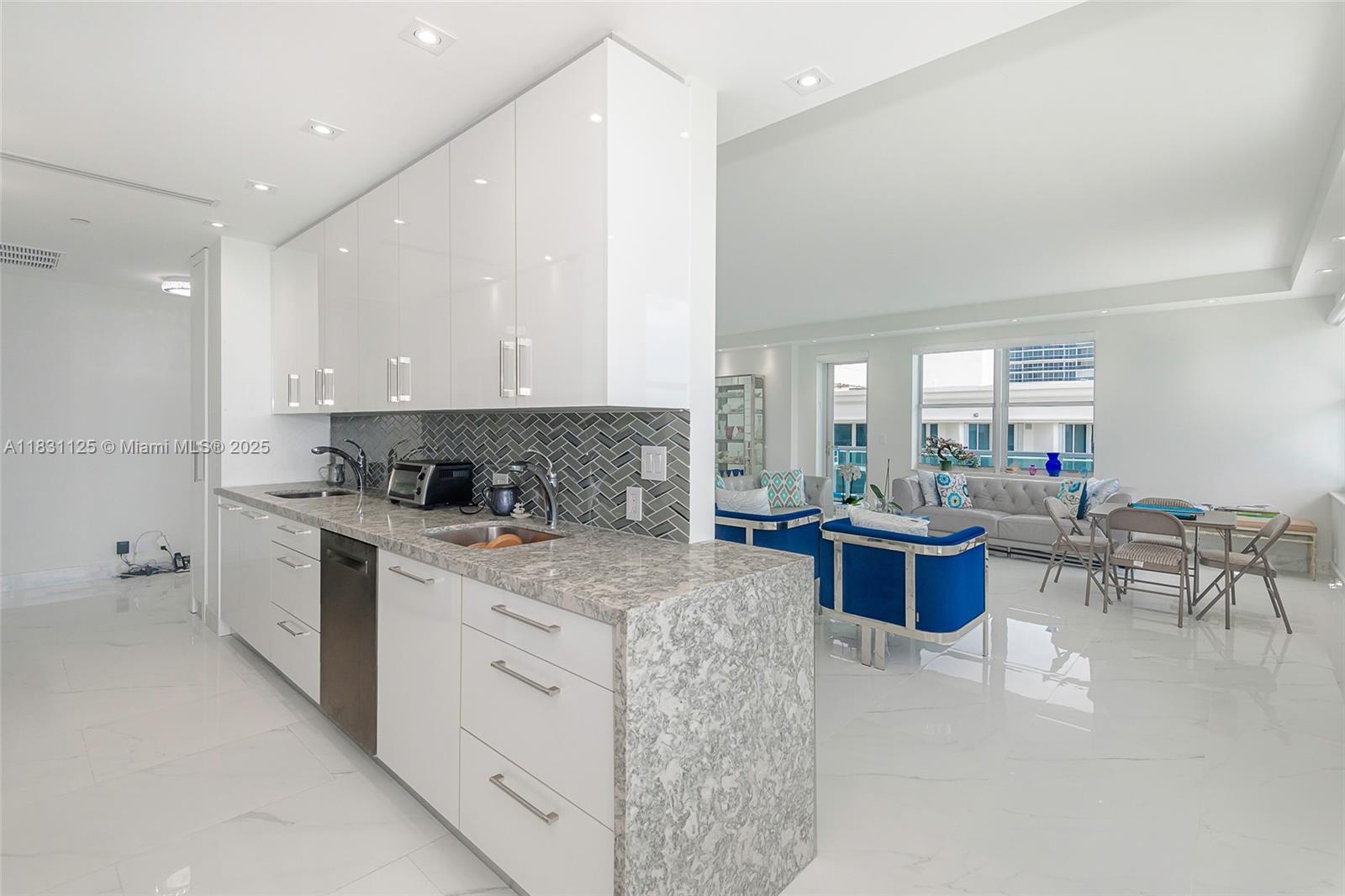 9500 OCEANS CONDO - Residential