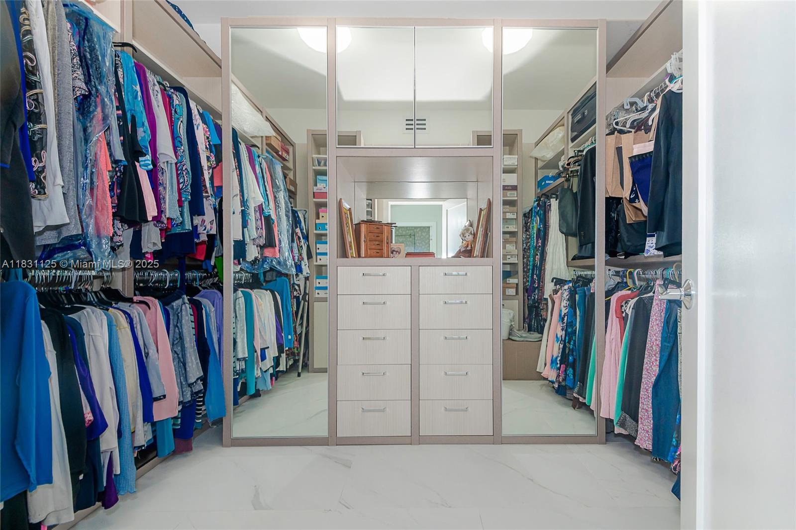 9500 OCEANS CONDO - Residential