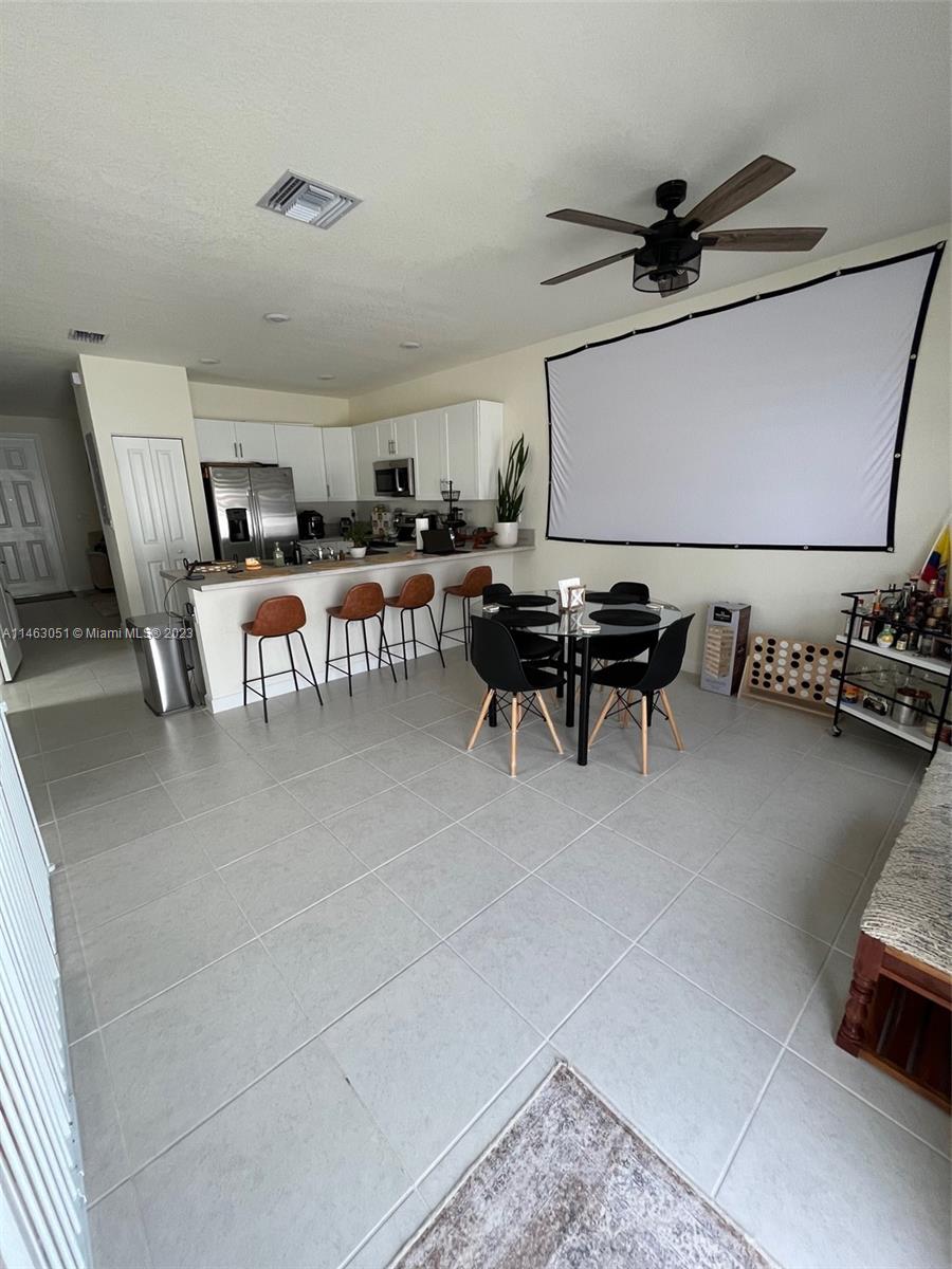 AQUABELLA NORTH - Residential Lease