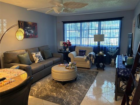 2223 Park Ln 102 Hollywood FL 33021