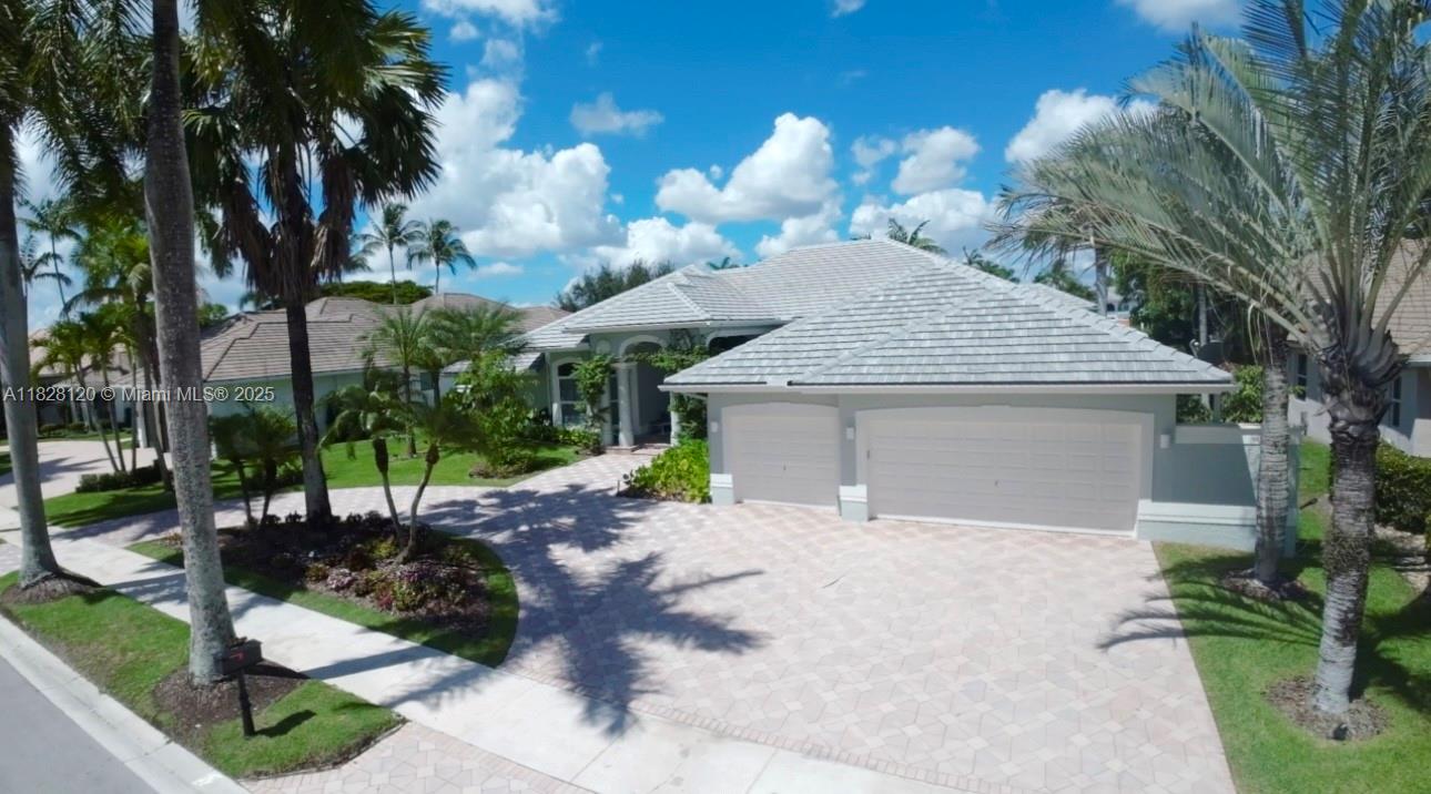 2493 Poinciana Dr