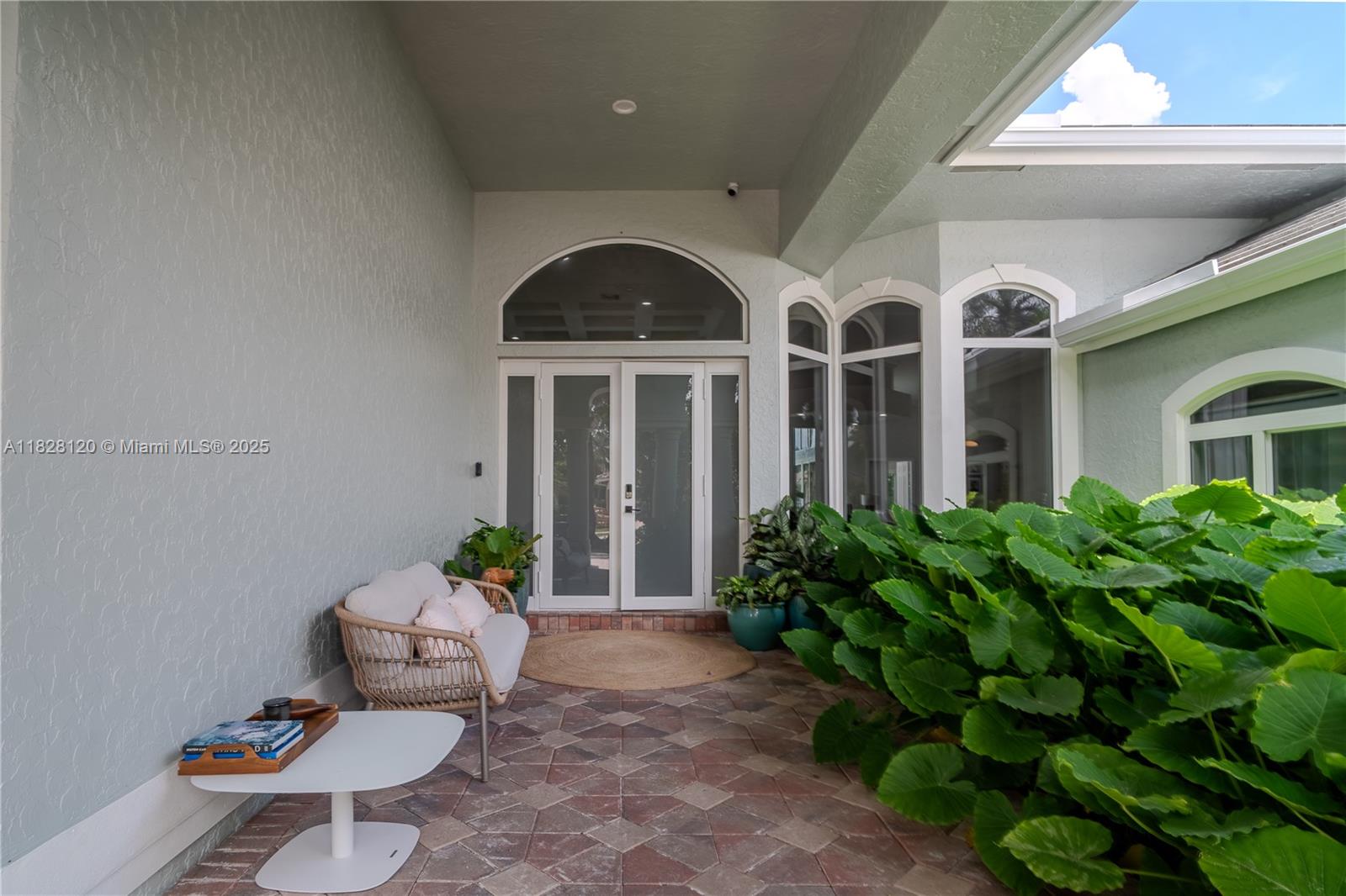 2493 Poinciana Dr