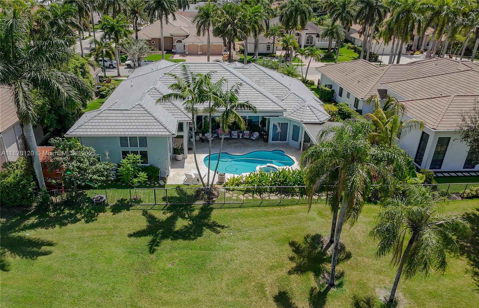 2493 Poinciana Dr