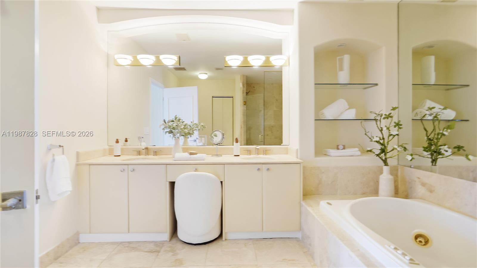 PALMS TOWER ONE CONDO - Residential