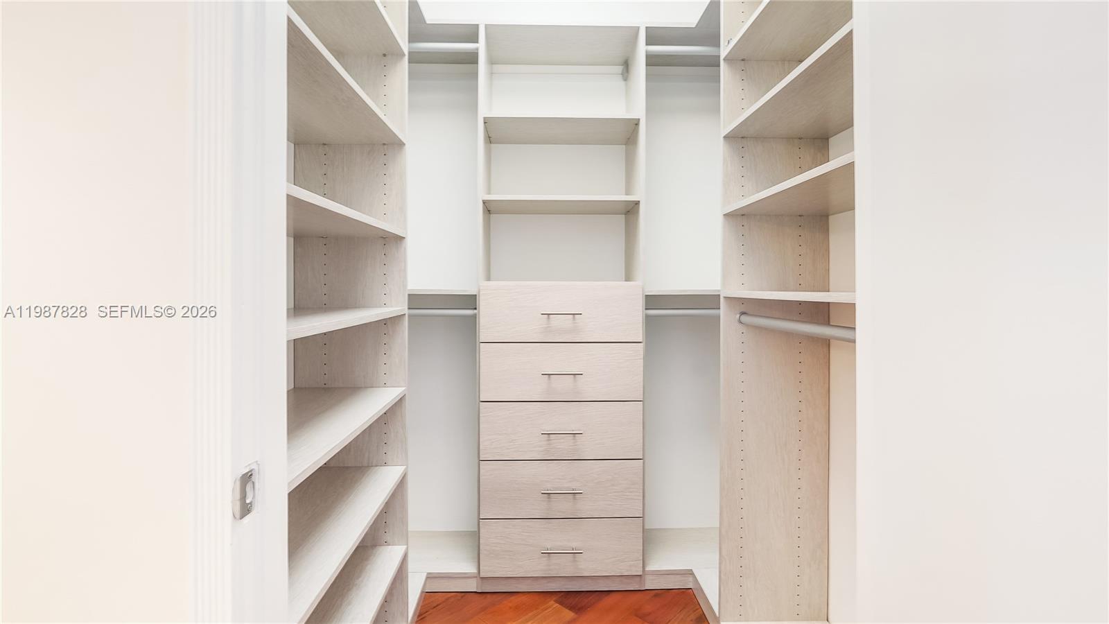 PALMS TOWER ONE CONDO - Residential