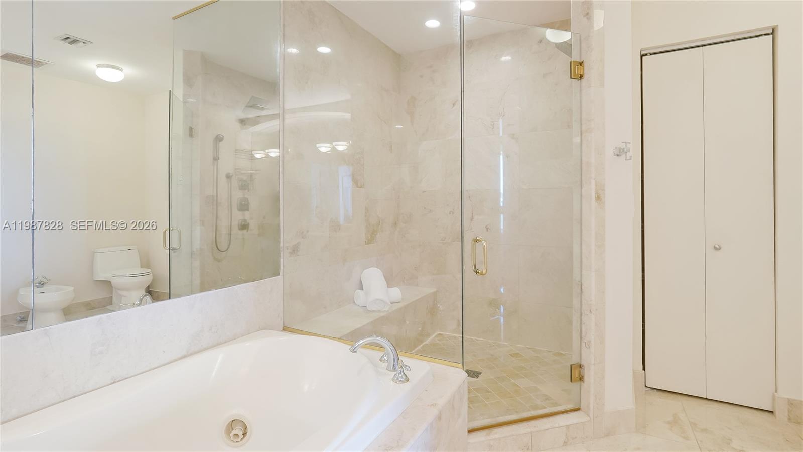 PALMS TOWER ONE CONDO - Residential