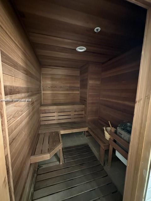 PALMS TOWER ONE CONDO - Residential