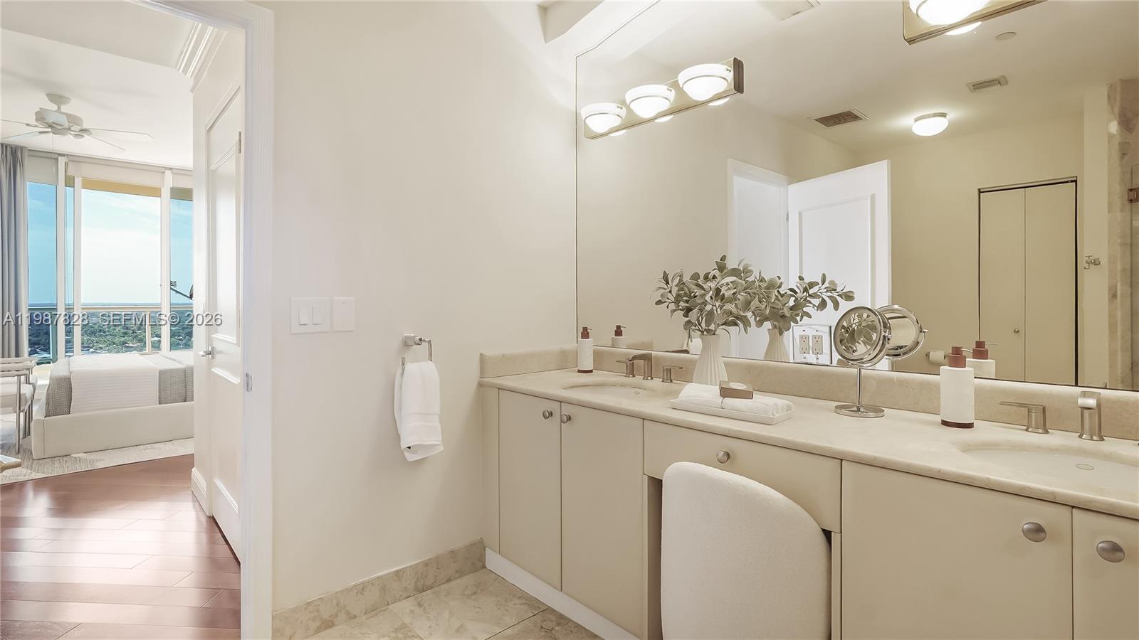 PALMS TOWER ONE CONDO - Residential