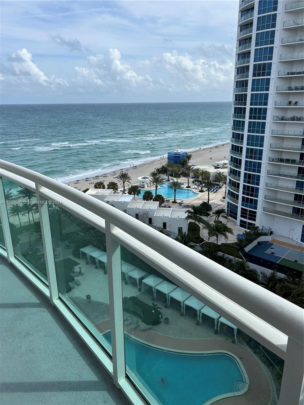 Photo of 3001 S Ocean Dr #1419, Hollywood, FL 33019 (MLS # A11502080)