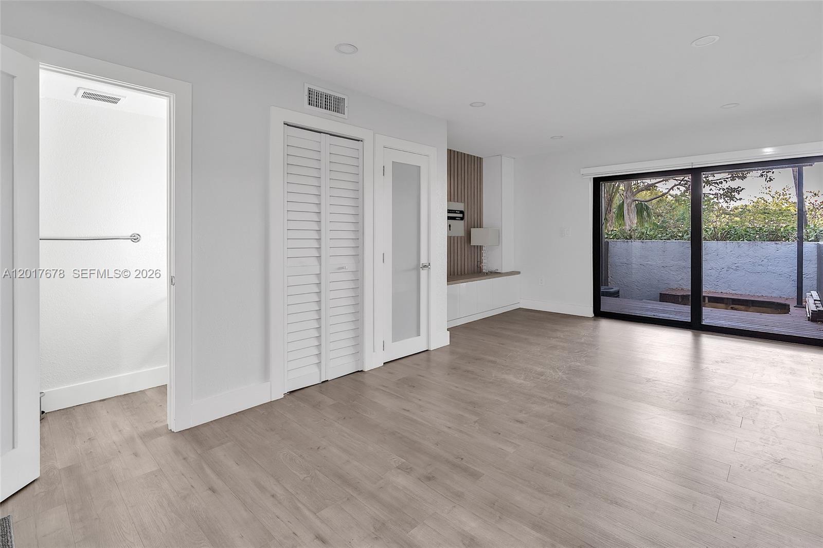 RIVER CLUB TOWNHOUSE COND - Residential