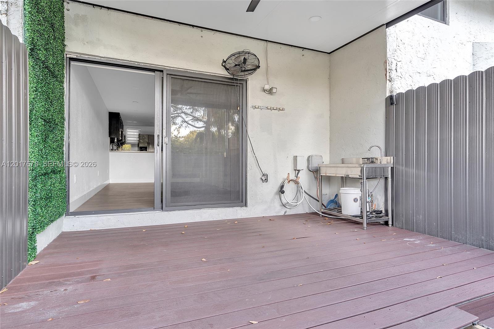 RIVER CLUB TOWNHOUSE COND - Residential