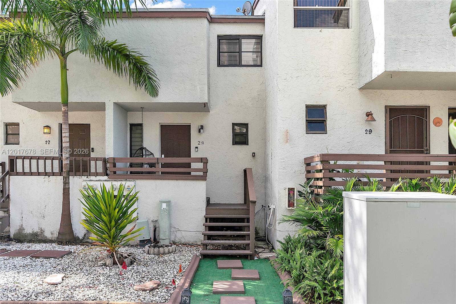 RIVER CLUB TOWNHOUSE COND - Residential