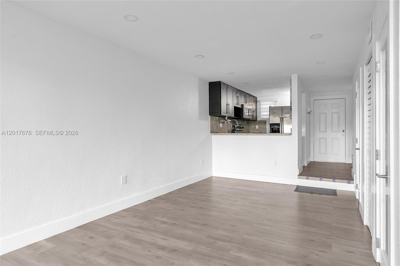 RIVER CLUB TOWNHOUSE COND - Residential