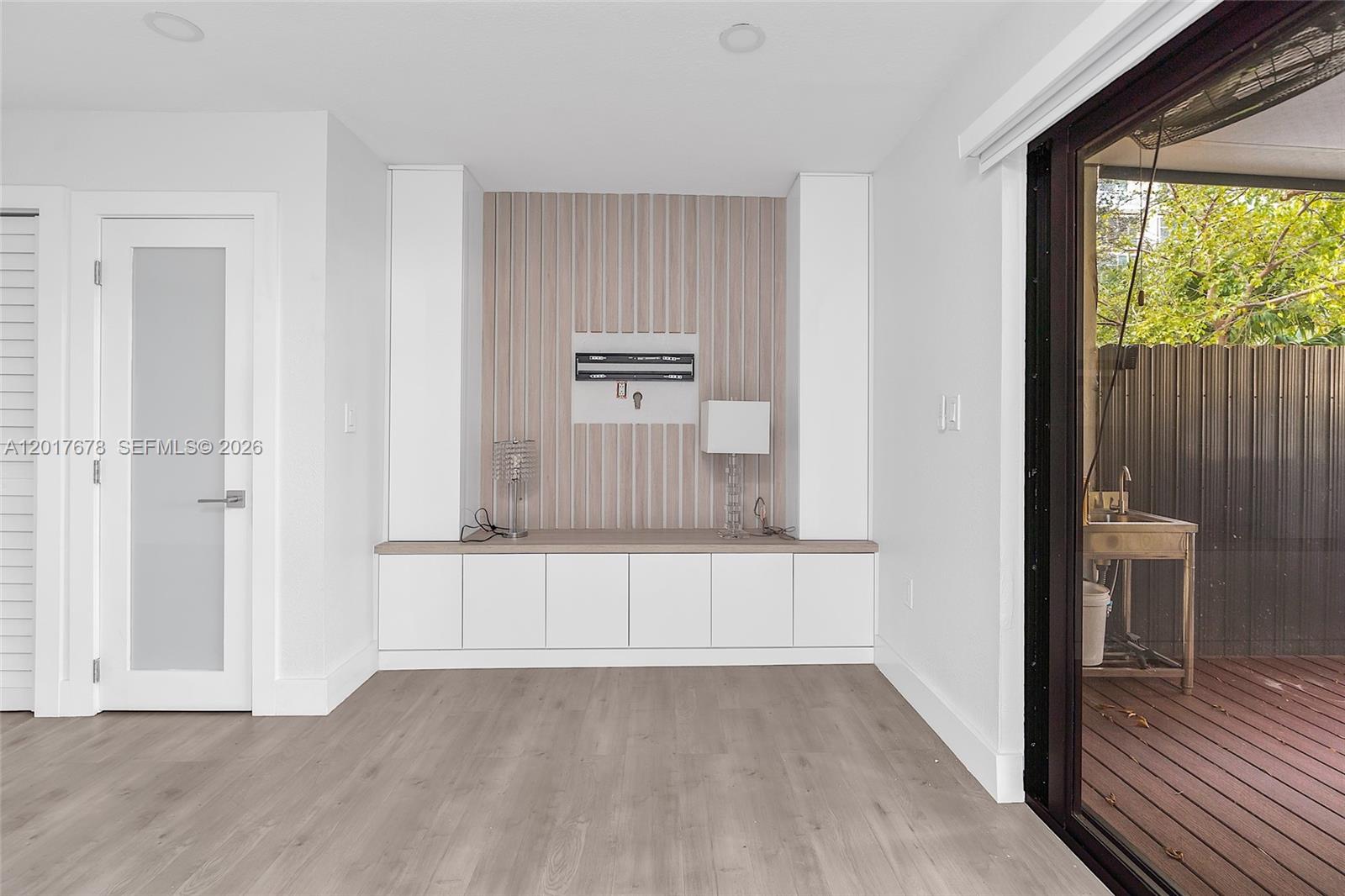 RIVER CLUB TOWNHOUSE COND - Residential
