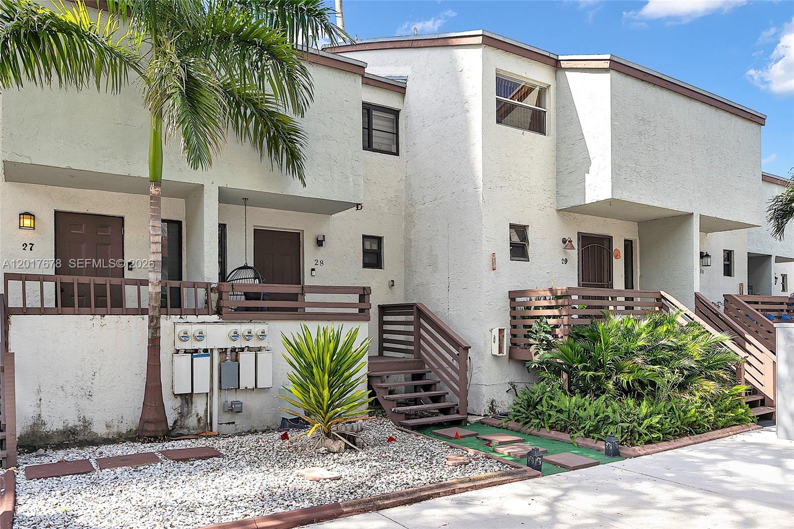 RIVER CLUB TOWNHOUSE COND - Residential