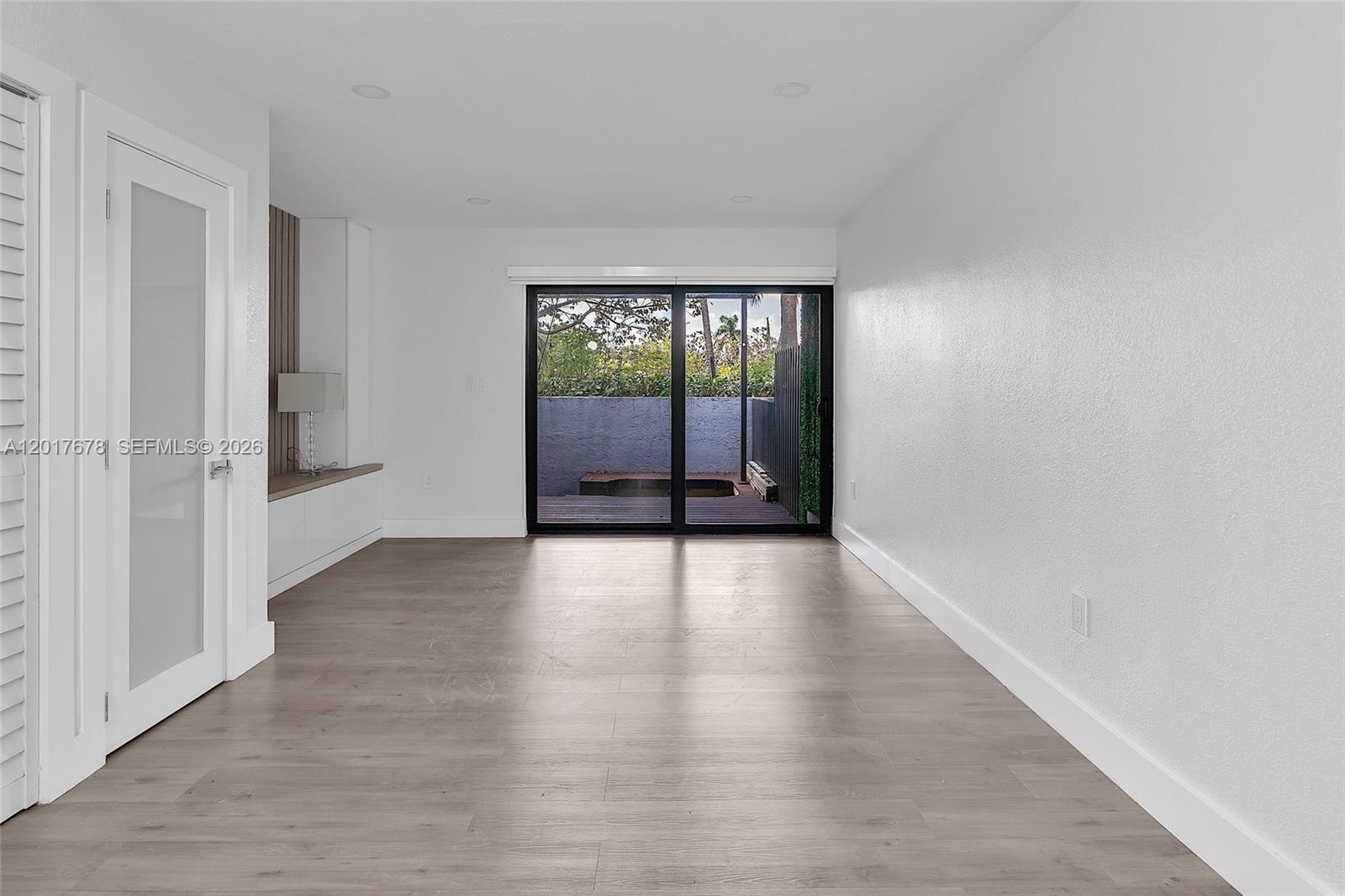 RIVER CLUB TOWNHOUSE COND - Residential
