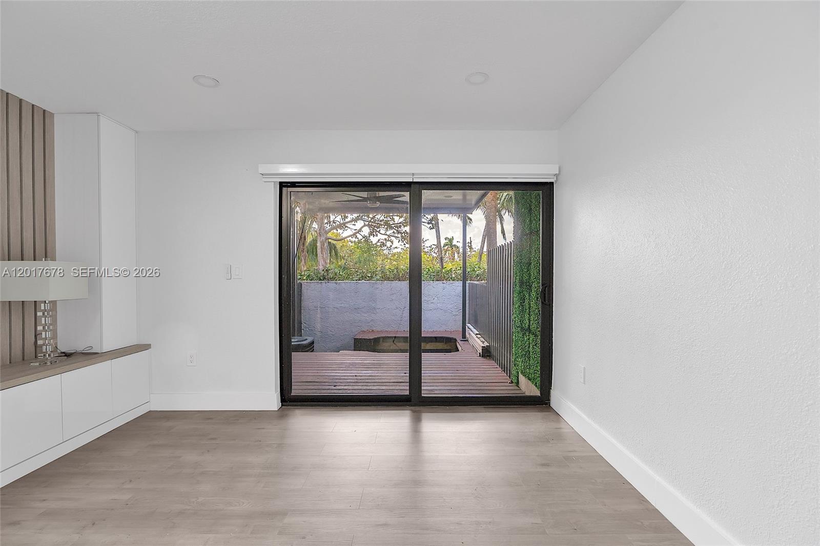 RIVER CLUB TOWNHOUSE COND - Residential