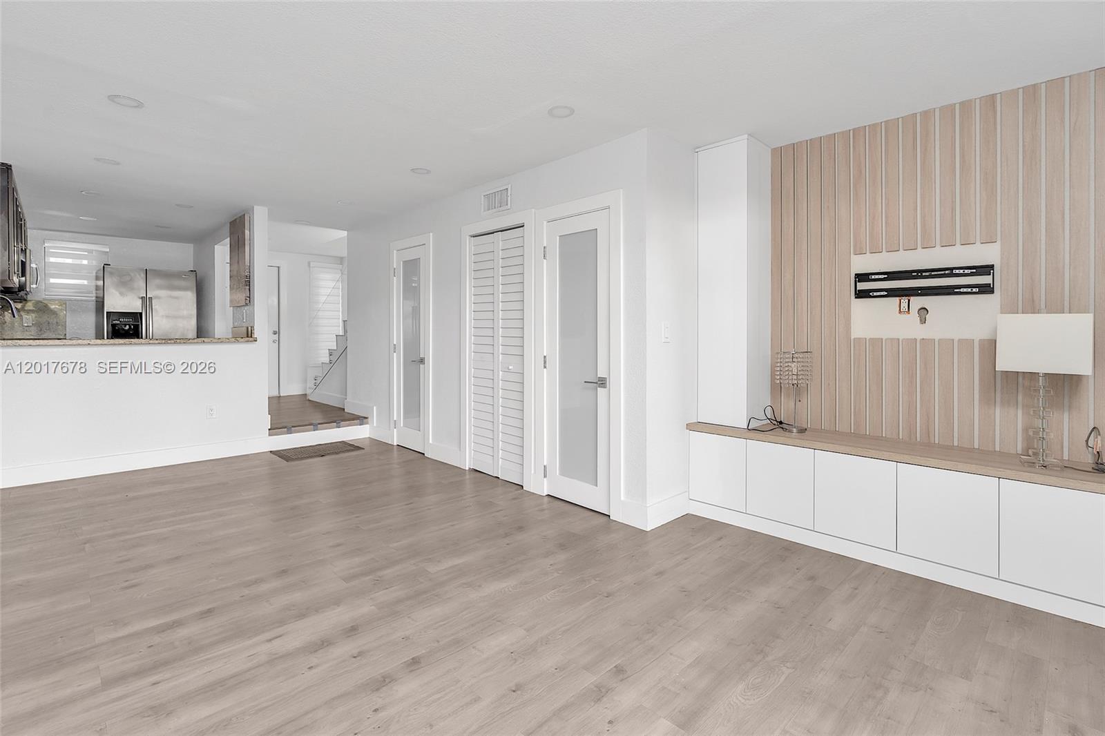 RIVER CLUB TOWNHOUSE COND - Residential
