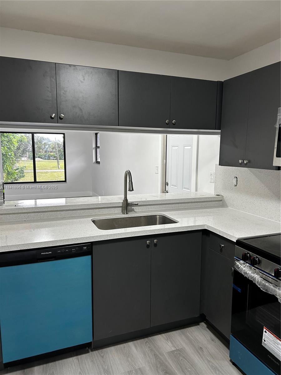 Beautiful and spacious 2-bedroom, 2-bath apartment available for rent in the heart of Fort Lauderdale. This well-maintained unit features an open floor plan with large living and dining areas, a modern kitchen with plenty of cabinet space, and tile or wood flooring throughout. Both bedrooms offer ample closet space, and the primary suite includes a private bathroom.
Enjoy natural light, central A/C, On-site laundry, parking.
Conveniently located near major highways, shopping, dining, and just minutes from the beach and downtown Fort Lauderdale.
Ready for immediate move-in! NO HOA