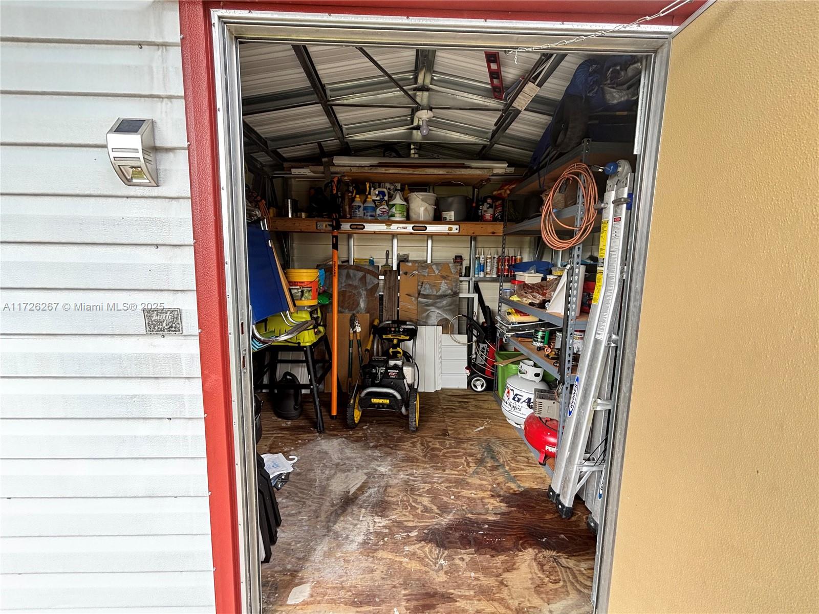 NORTHERN PINES MOBILE HOM - Residential