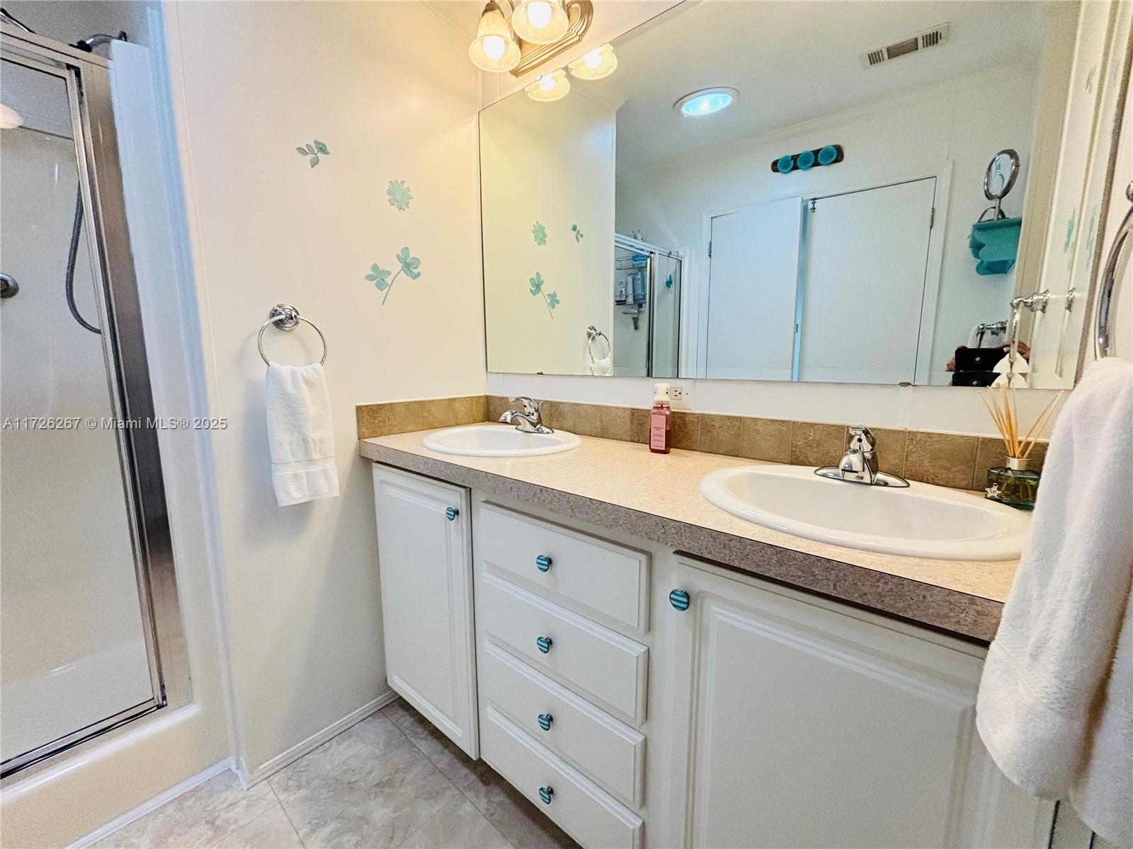 NORTHERN PINES MOBILE HOM - Residential