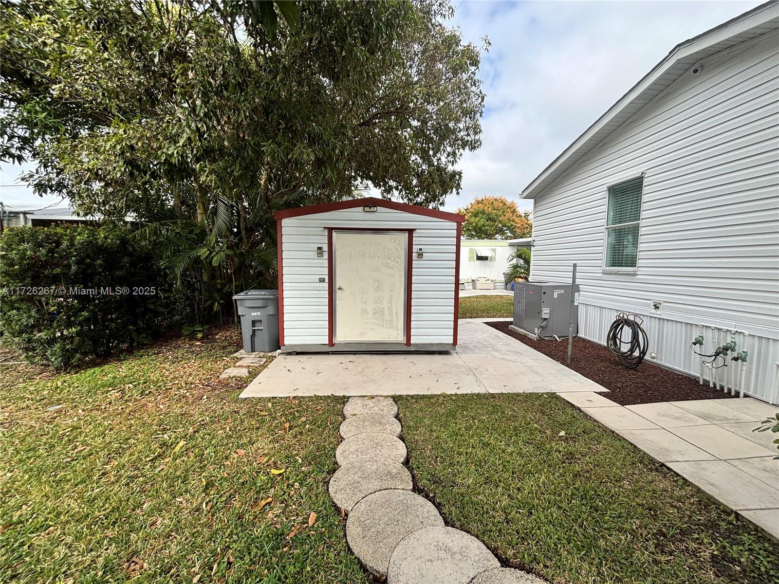 NORTHERN PINES MOBILE HOM - Residential