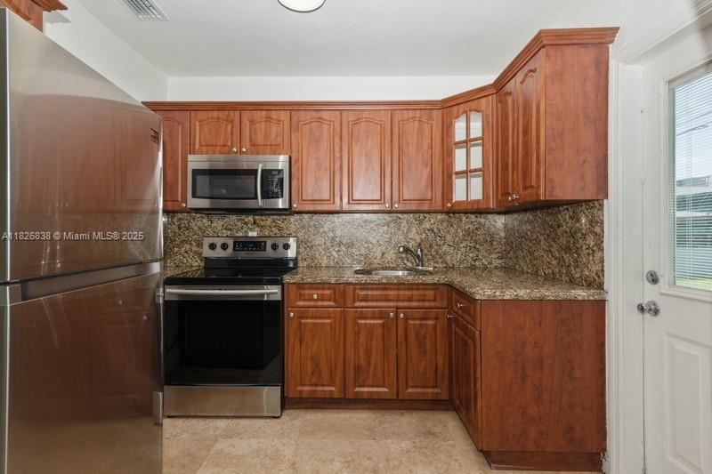 7400 SW 39th Terrace