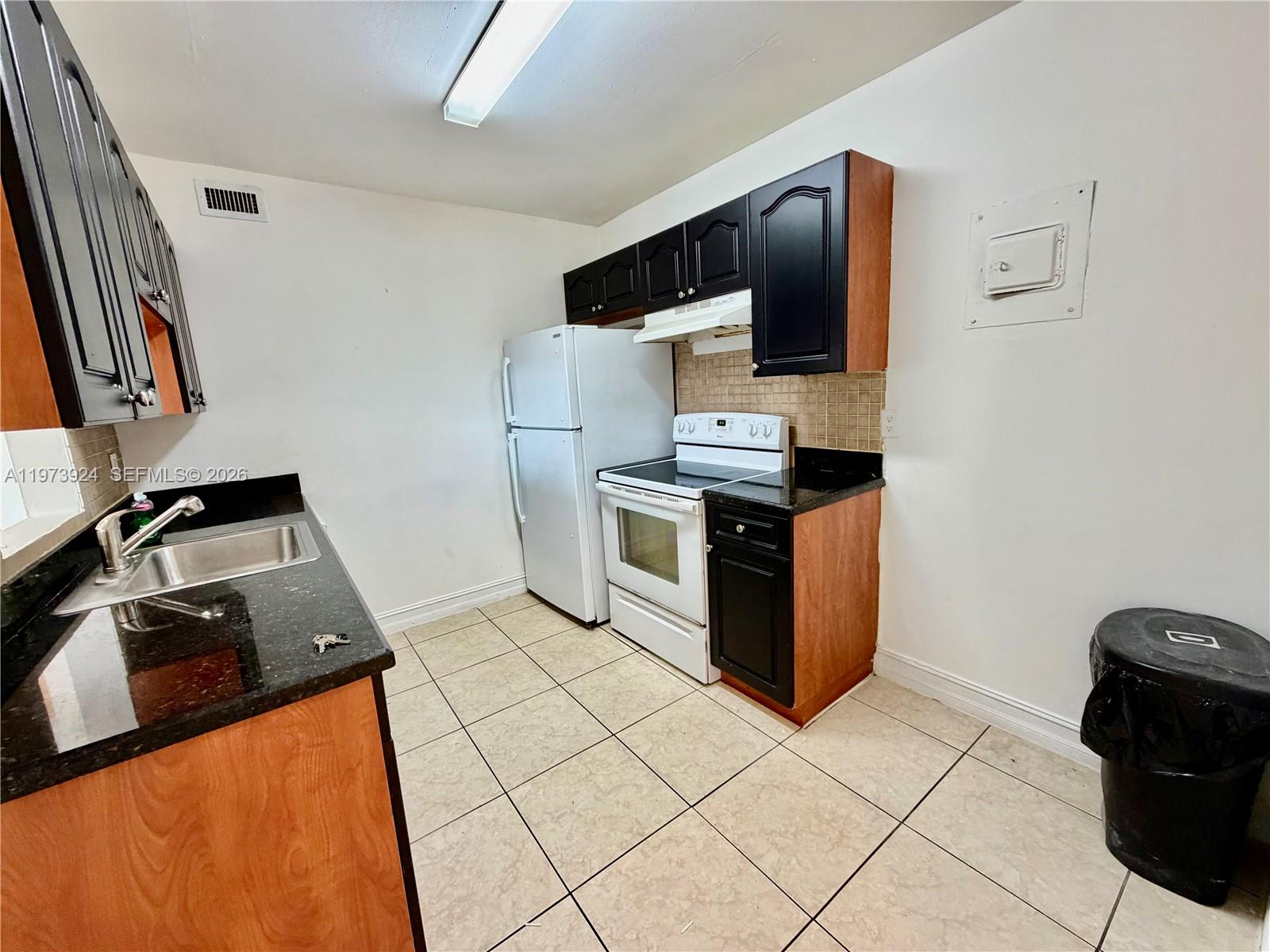 2008 Jackson St D7