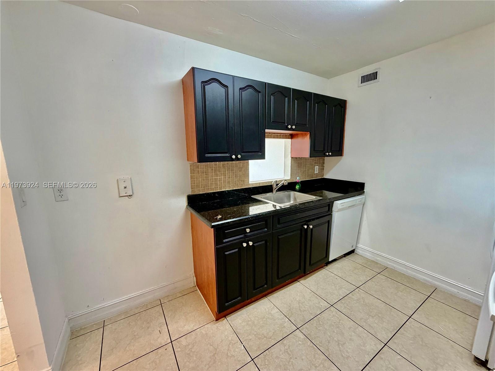 2008 Jackson St D7